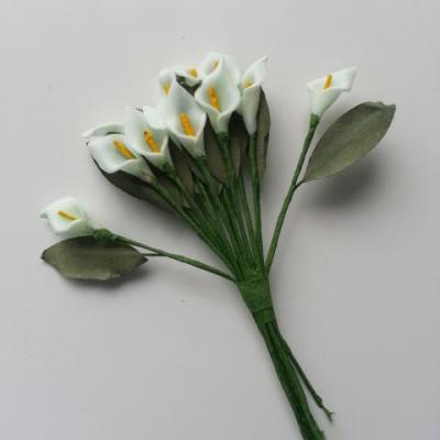 lot de 12 minis fleurs artificielles arum en mousse sur tige avec feuille bleu ciel