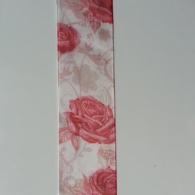 un mètre de ruban organza aux roses rouge et ivoire  40mm