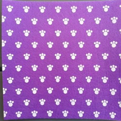 Carré de feutrine motif patte 15*15cm violet