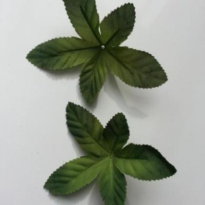 Lot de 2  feuilles artificielles en tissu  vertes  110mm