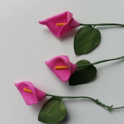 Lot de 3 minis fleurs arum sur  tige de 10cm rose fuchsia