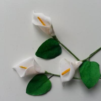 Lot de 3 minis fleurs arum sur  tige de 10cm blanc