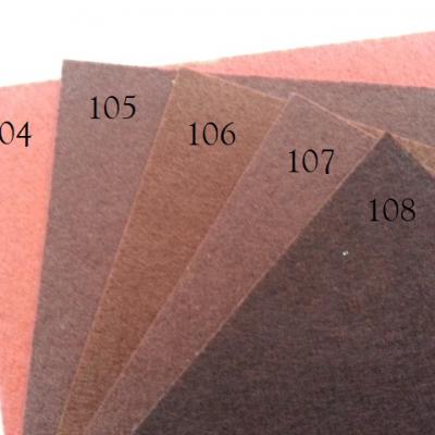 Feuille de feutrine unie 15 cm *15cm marron N108