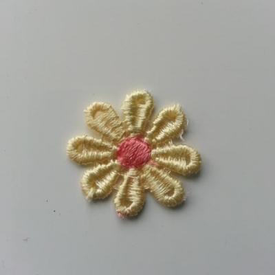 Fleur en dentelle jaune et peche  30mm