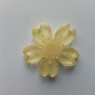 fleur en plastique  26mm jaune