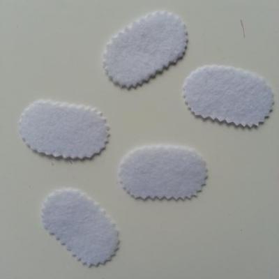 lot de 5 ovales de feutrine  de couleur blanche ideal pour la creation de barrettes 35*20mm