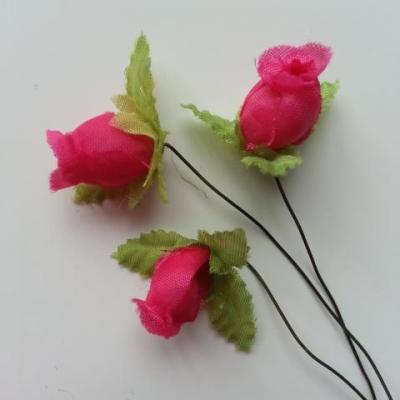 Lot de 3 roses et feuilles en tissu  sur tige rose fuchsia