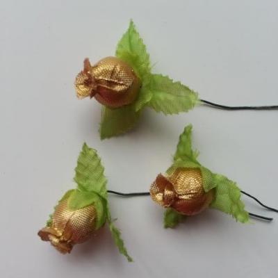 Lot de 3 roses et feuilles en tissu  sur tige doré, or