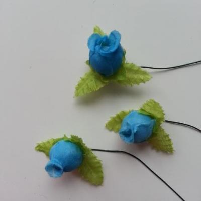 Lot de 3 roses et feuilles en tissu  sur tige bleu turquoise