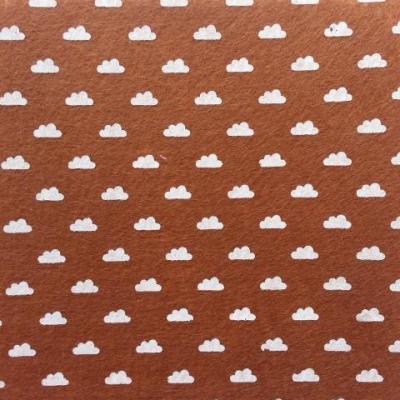 Carré de feutrine motif nuage 15*15cm marron