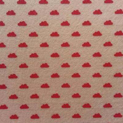 Carré de feutrine motif nuage 15*15cm beige et rouge