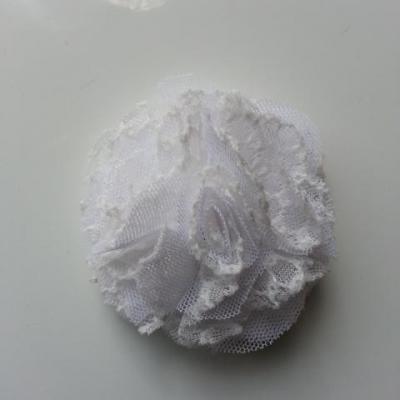 Applique fleur gauffrée blanc 70mm