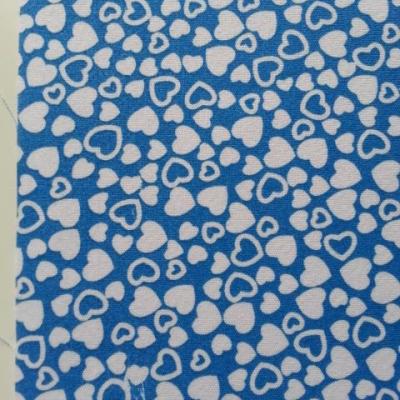 Feuille de tissu autocollant     21*14.5 cm coeurs bleu et blanc