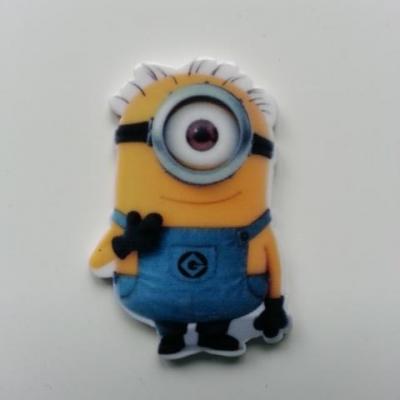 cabochon plat en résine minion  22 * 35mm