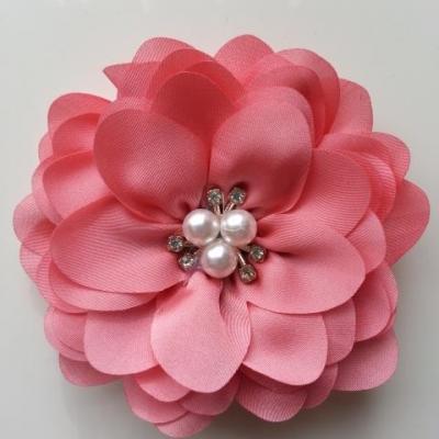 grande fleur en satin de soie centre perle et strass 90mm rose saumoné