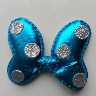 noeud matelassé en simili bleu à pois argent façon minnie 65*50mm