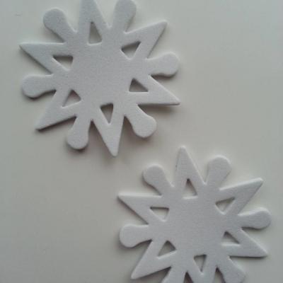 Lot de 2 etoiles de noel  en mousse autocollante blanche 45mm (2)