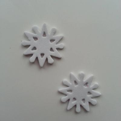 Lot de 2 etoiles de noel  en mousse autocollante blanche 25mm  (2)