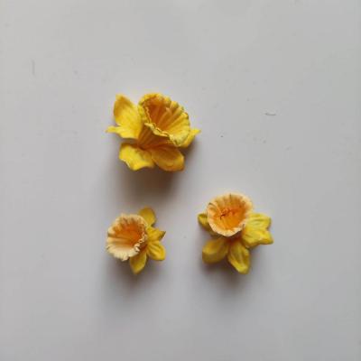 lot de 3 petites fleurs  en tissu 20mm  jaune