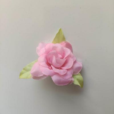 Fleur et feuilles en tissu  rose 40mm
