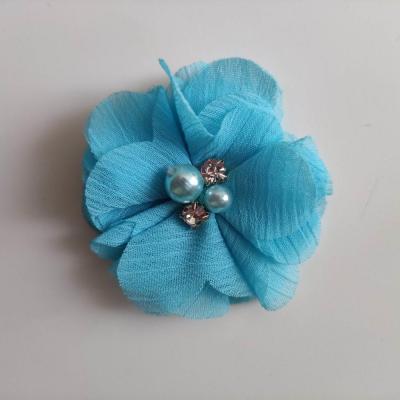 fleur perle et strass mousseline  55mm bleu