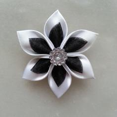 Fleur satin blanche et organza noir 5cm