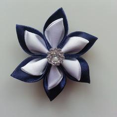 Fleur double en satin bleu marine et blanc   5cm