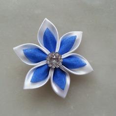 Fleur satin blanche et organza bleu roi 5cm