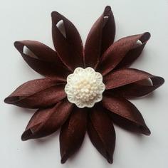 Fleur de satin  7,5cm marron