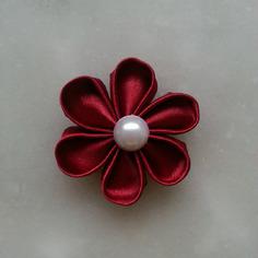 Fleur de satin 5 cm pétales ronds bordeaux