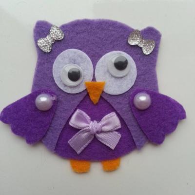 chouette /hibou en feutrine violet et mauve   85*70mm