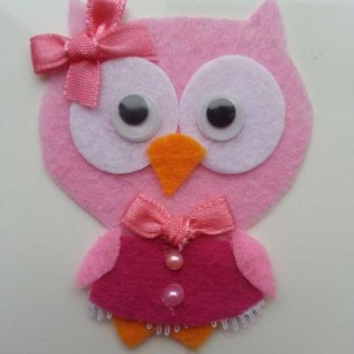 chouette /hibou en feutrine rose  60*75mm