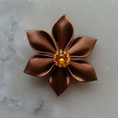 Fleur satin  5cm marron