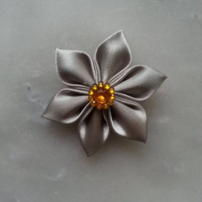 Fleur satin  5cm gris argenté