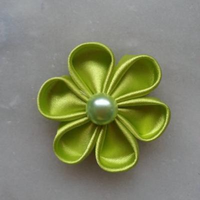 Fleur de satin 5 cm pétales ronds vert anis