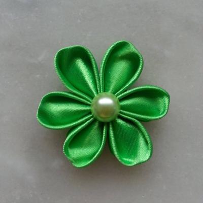 Fleur de satin 5 cm pétales ronds vert