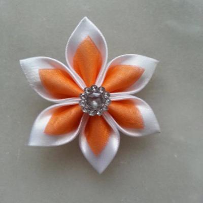 Fleur satin blanche et organza orange 5cm