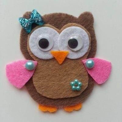 chouette /hibou en feutrine rose et marron  65*65mm