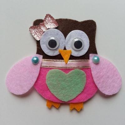 chouette /hibou en feutrine rose et marron   95*70mm