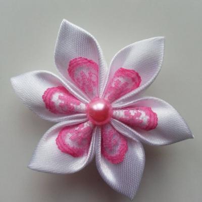 Fleur satin blanche et dentelle rose 5cm