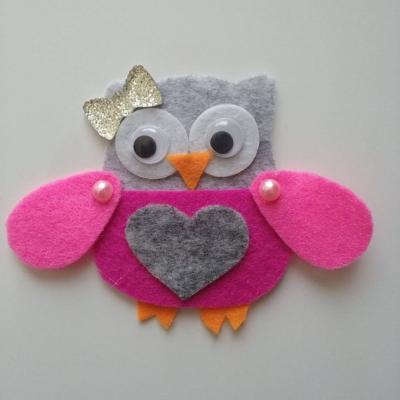 chouette /hibou en feutrine rose et gris    95*70mm