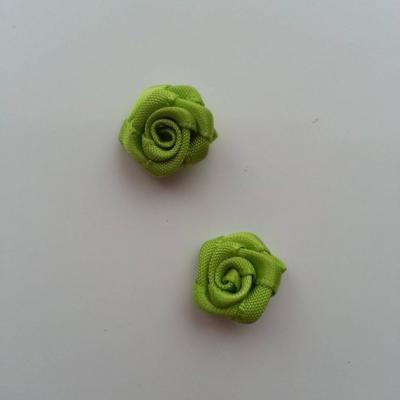 Lot de 2  minis roses en satin 10 à 15mm vert