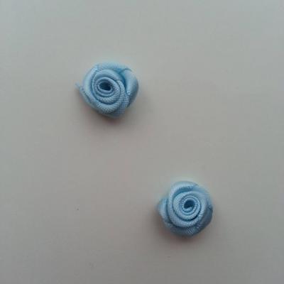 Lot de 2  minis roses en satin 10 à 15mm bleu ciel