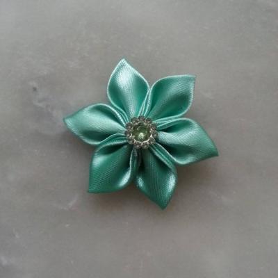 Fleur satin   5cm vert pastel