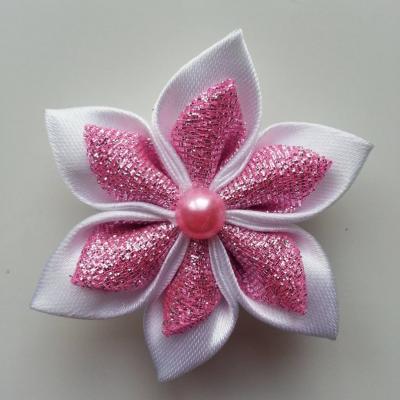 Fleur satin blanche et tissu pailleté rose  5cm
