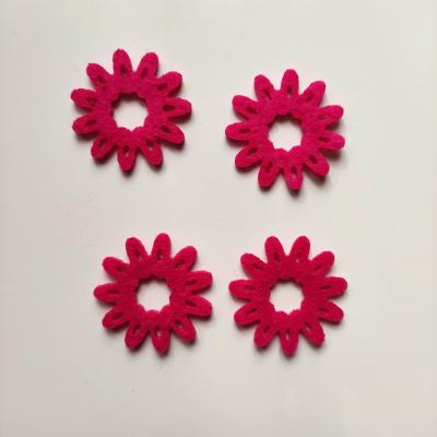 lot de 4 fleurs en feutrine rose fuchsia  30mm (1)