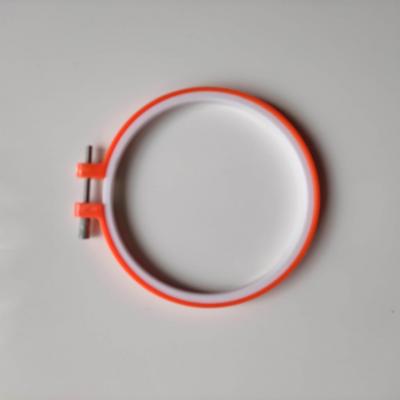 Tambour, cercle  à broder en plastique 12cm