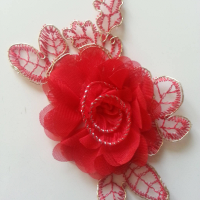 Applique fleur en dentelle  et mousseline 12*8cm rouge