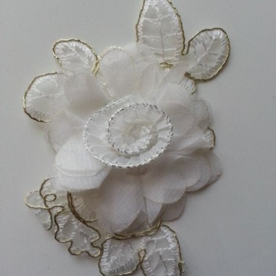 Applique fleur en dentelle  et mousseline 12*8cm blanc