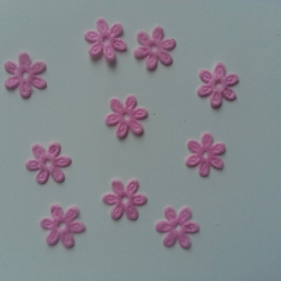 Lot de 10  fleurs  en feutrine 15 mm rose